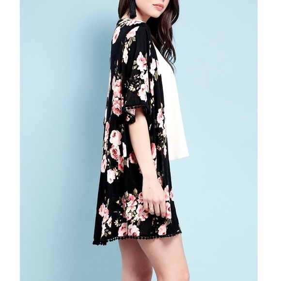 Black & Pink Floral Print Cover Up - Picture 2 of 10